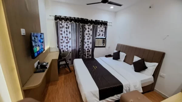 luxury room with ac
