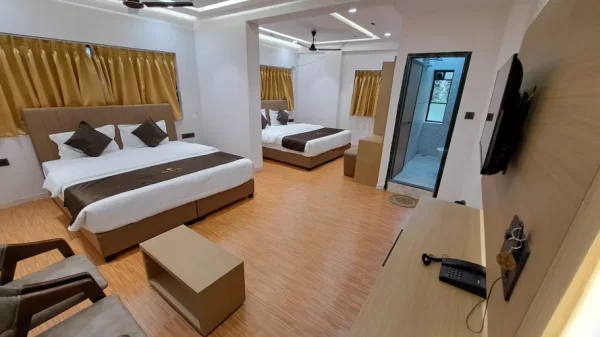 4 bed room with ac