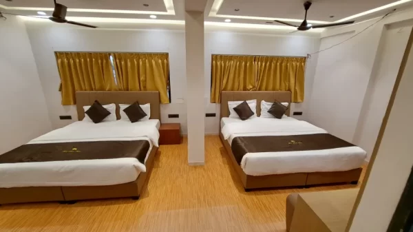 4 bed room with ac