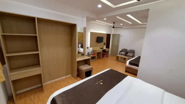 4 bed room with ac