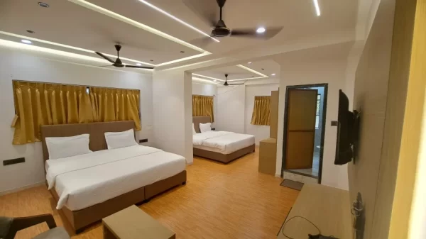 4 bed room with ac