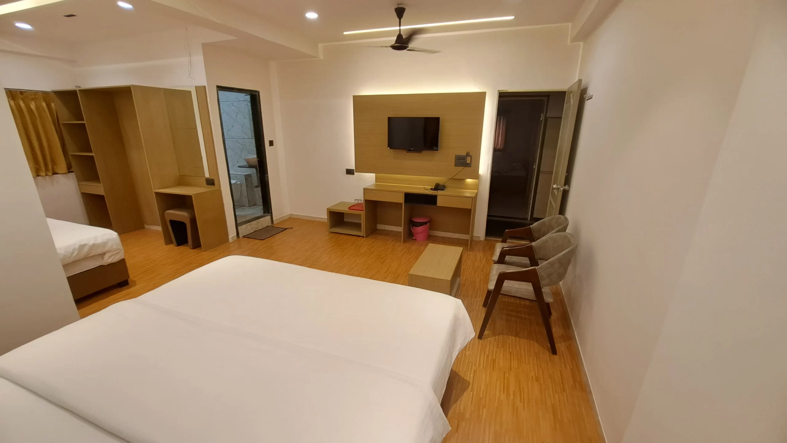 Luxury Room With Bed