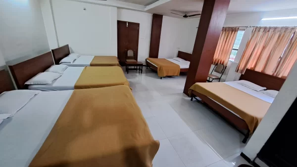 10 Bed Room