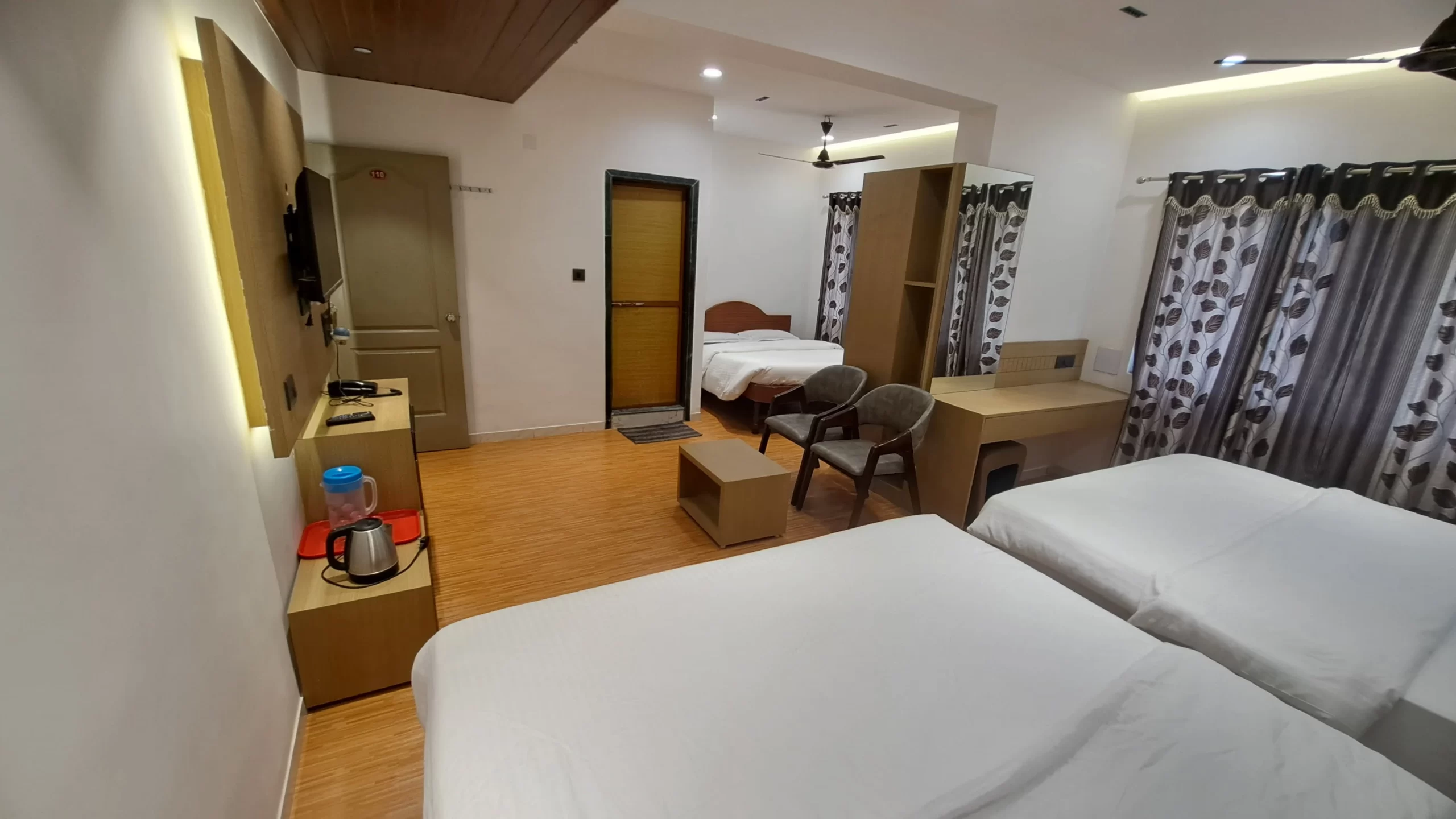Luxury Room With Bed